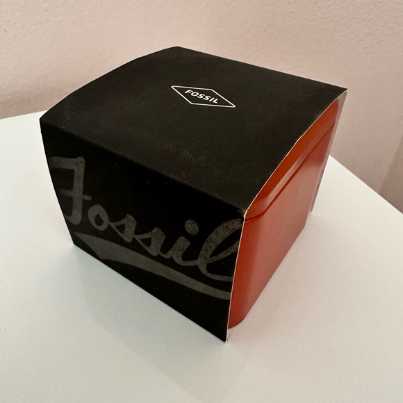 FOSSIL Women’s Rose Gold Watch With Crystal Details - Picture 7 of 7